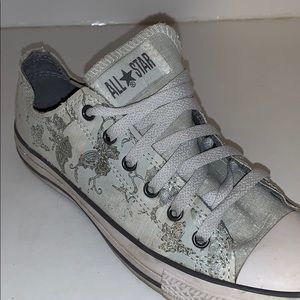 Women’s converse
